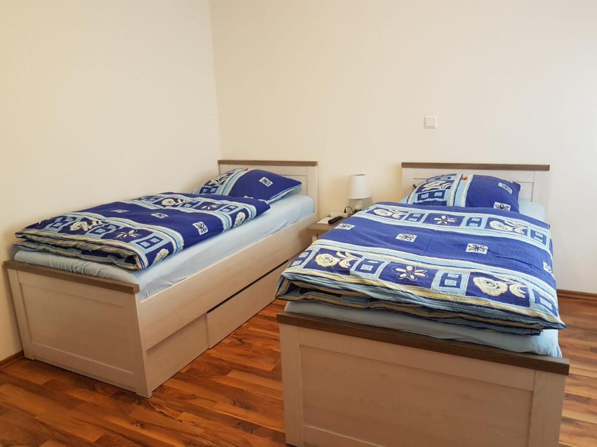 Ferienwohnung- Sarah Hahnstatten Bagian luar foto